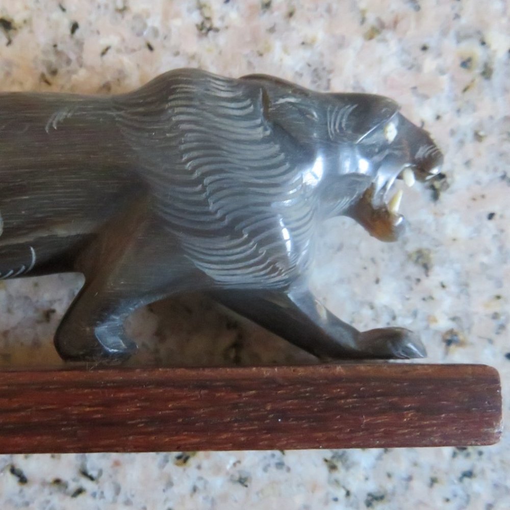 PANTHER on Wood Base *Vintage* Carved Buffalo Horn (F40)